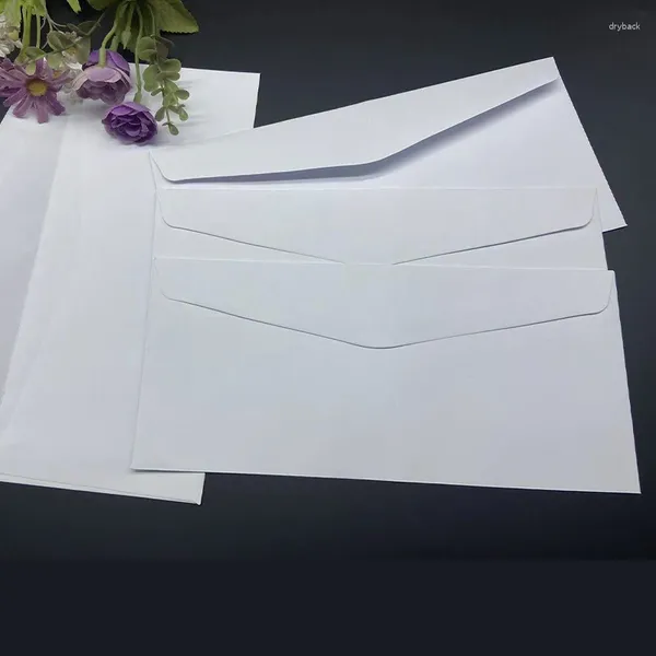 Embrulhado de presente 50pcs envelope branco kraft papel de pequenas empresas suprimentos postais caixas de compra de embalagens convites bolsa de armazenamento de papelaria de casamento saco de armazenamento