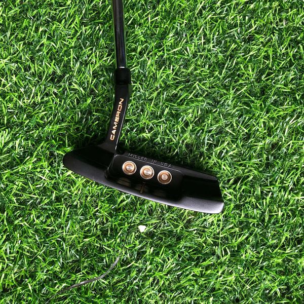 Golf Club Iron Conjunto de golfe masculino Putter Skull Gold Direito Direito de alta qualidade 32/33/34/35 polegadas com capa com logotipo 105