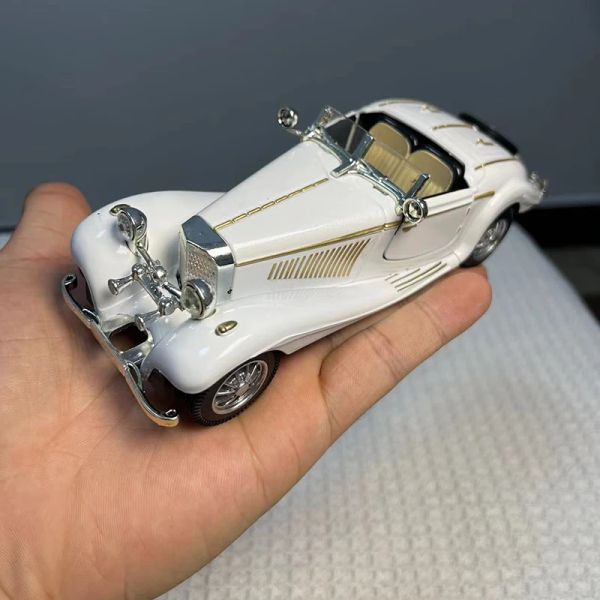 Carro 1:28 Mini Modelo liga Retro Retro Vintage Diecast Modelo Toy Toy Veículo Branco Pull Back Car Coleção Presentes Toys Boys Boys