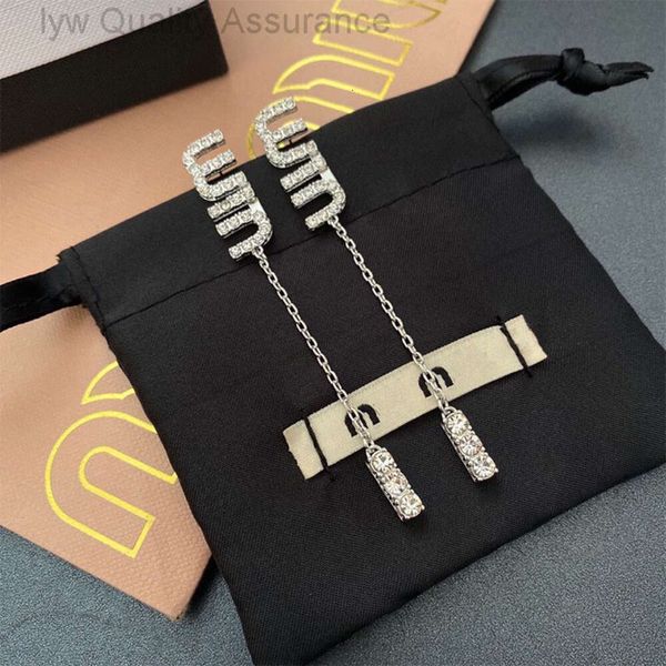 LUZURO MUI MUI Brincô Brincô para Brincagem do coração Mulher Miao Family Letter Inclado Taxa de fluxo de diamante Earstuds S925 Brincos de agulha de prata