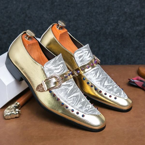 2024 Neuankömmlinge Goldener männlicher Slip auf Schuhe Heißverkauf stilvoll für Männer Clubschuhe speicherte Zehenleder klassische Männerschuhe für Hochzeit