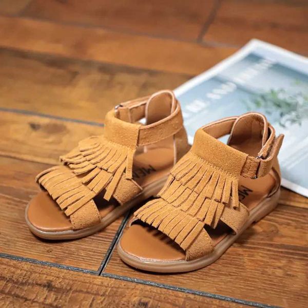 Slipper Kinder Sandalen 2023 Summer Girls Schuhe neue koreanische echte Leder Quaste Tassel Prinzessin Schuh Weiche Sohle Kuhlatten lässig Schuhsandalien Y240423