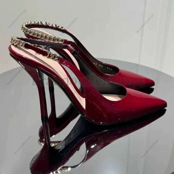 Sandália de marca elegante Sandálias Sandálias Patente Slingback Slingback-Red Black Women Shoes Summer High Heels Party Wedding Ponto Ponto Pumps EUR35-41