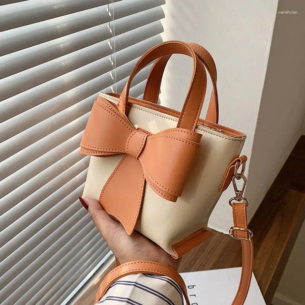 Bolsas de ombro couro pequeno para mulheres moda de verão 2024 bolsa de bolsa feminina ladra transversal bolsa solteira solteira