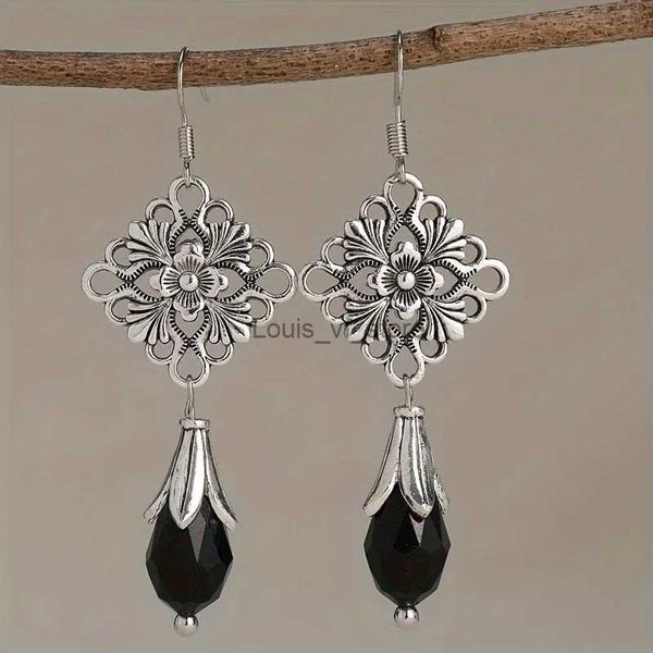 Dangle Kronleuchter Vintage Silber Farbe Hänge schwarze Steine Ohrringe Persönlichkeit Metall Carving Geometry Hohlblume Frauen H240423