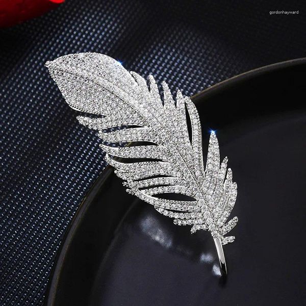 Broches de luxo requintado microaid de zircão de zircão para homens homens casaco de terno de roupas acessórios de pin broche jóias de casamento