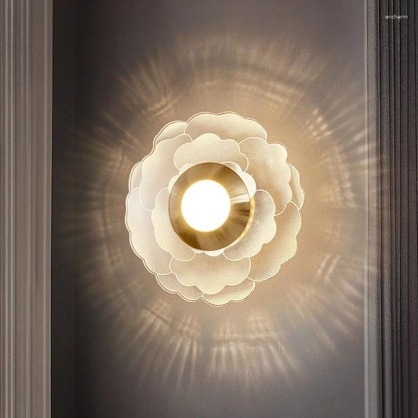 Wandlampe moderne Glaslicht Blume Metall warmes Luxus -Krankenschutz LED Flur Küche Transparent Lampenschirm