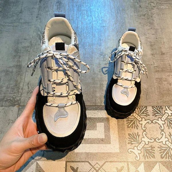 Lässige Schuhe Luft Mesh gemischte Farbe Cartoon Sneaker Frauen Creepers Platform INS Schnürung verdickterer Sodary Sladtraces Frau Flats 2024