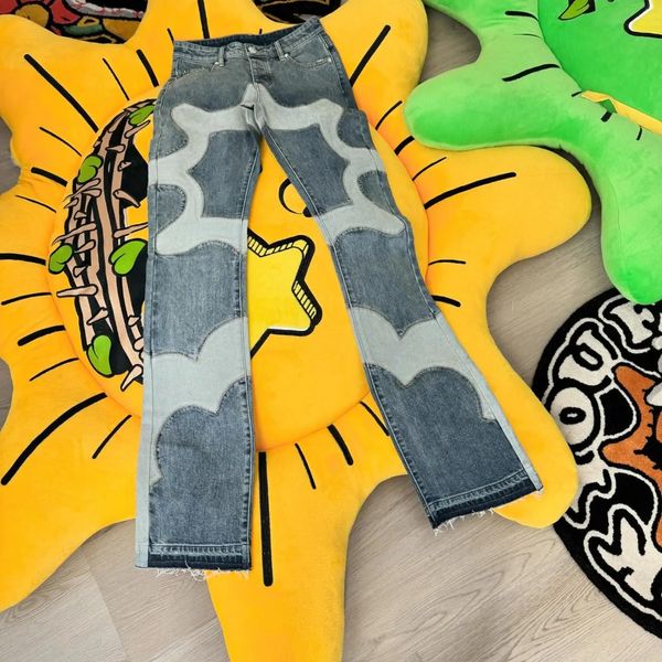 Y2K American Fashion High Street Patchwork Modello di jeans ricamato Mens Punk harajuku gamba dritta jeans pantaloni bagliori in denim 240421