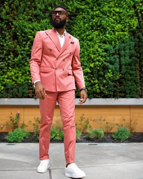 Мужские костюмы 2024 Модные розовые двойная грудь мужчины, подходящие для высокой улицы.