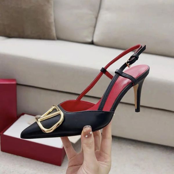 Tasarımcı Resmi Kadınlar Yüksek Tasarımcı Topuklu Ayak Ayakkabı Klasik Kırmızı Dipler Metal V Tokalı Çıplak Siyah Kırmızı Mat Stiletto Topuklu