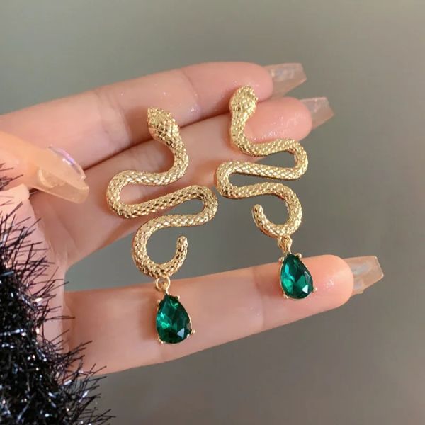 Ohrringe Vintage Gold Farbe übertrieben schlange ohrringe modische grüne Stein Schlangenclip an Ohrringen ohne Piercing for Women Party