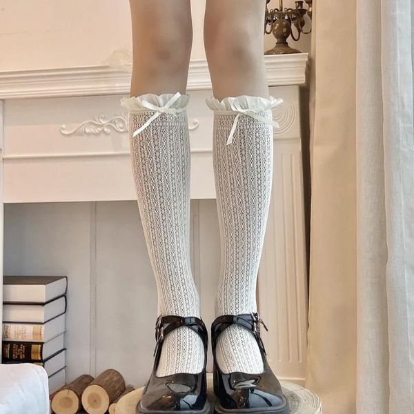 Frauen Socken koreanische Retro -Strümpfe Rüschen Lolita Stil Weißer Spitzenknie hoher Socken süße Mädchen süßer Bogen Oberschenkel Strumpf