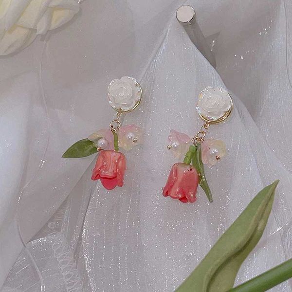 Charm Luxus rosa Rosenohrringe für Frauen exquisite Zirkonia -Schmetterlingstemperatur Ohrringe Weihnachtsfeier Schmuck Y240423