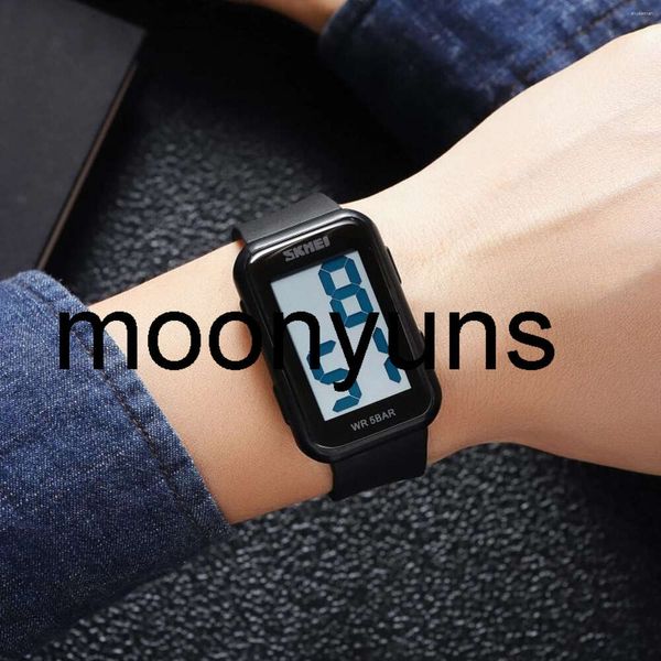 Skmei Watch Hollwatches Skmei Basit Square Saat Takvimi Aydınlık Ekran Kavisli Büyük Ekran Büyük Karakter Öğrenci Spor Trend Elektronik 2023 Yüksek Kalite