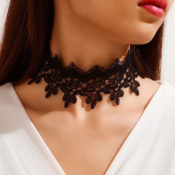 Halsketten klassische Gothic Tattoo Spitze Choker Frauen Halskette 1 Stück Stretch Velvet Frauen Halskette Schmuck Geschenk N002