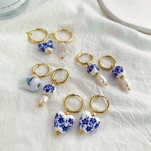 Orecchini asimmetrici fatti a mano in ceramica fiore a cuore e orecchini a cerchio di perle per donne orecchini in acciaio inossidabile di colore dorato