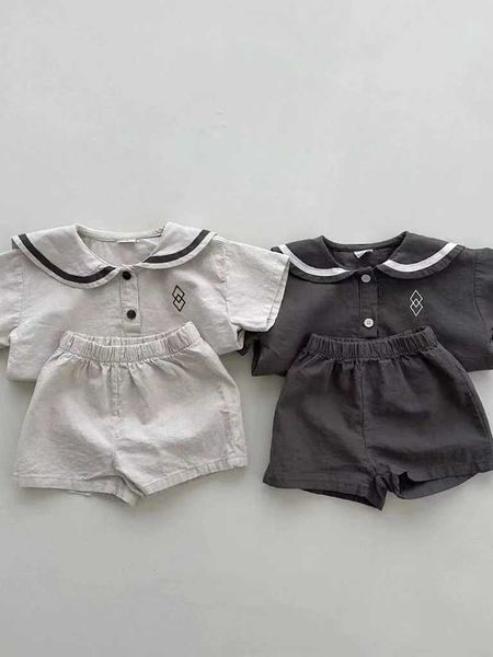Giyim Setleri 2024 Yaz Yeni Bebek Kısa Kollu Kıyafetler Seti Toddler Erkek Kız Donanma Yaka Üstleri + Şort 2 PCS Takım Çocuklar Günlük Çok Yönlü Kıyafetler H240423