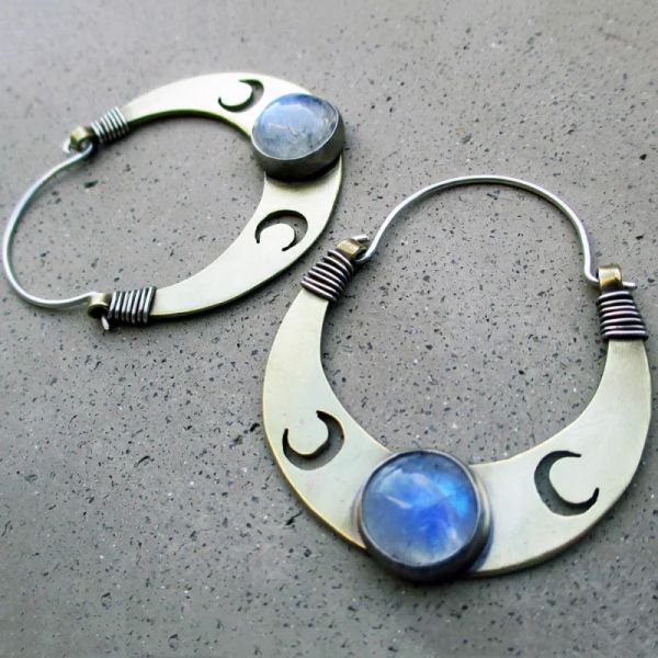 Ohrringe böhmische Handwerker machen halbkreisförmige Mondohrringe mit Moonstone Inlay, Retro -Frauen -Reifenooprings