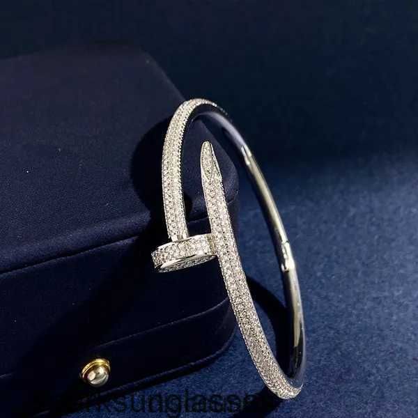 2023 Новое прибытие ювелирных украшений Полное CZ Love Bracelet Brangle Brangle с Crystal for Woman Золотым сердцем навсегда для Womenhamhlnp3t Opdz