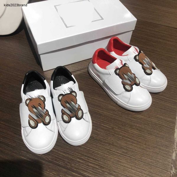 Sneaker di nuovi bambini portano scarpe per neonati per neonati 26-35 Protezione in scatola Fibbia Cinturino Scarpe per ragazze Black Red Designer Boys Scarpe 24April