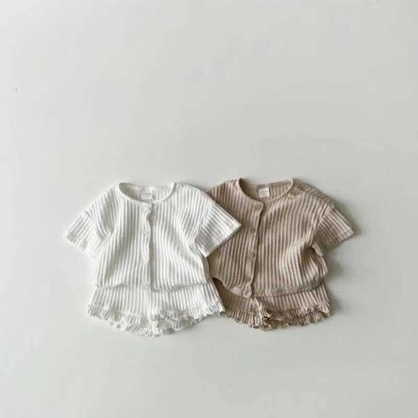 Giyim Setleri Bebek Yaz Pamuklu Şeritli Giysiler Seti Çocuklar Kısa Kollu Hırka + Şort 2 PCS Takım Çocuklar Toddler Sıradan Kıyafetler H240423