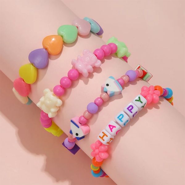 Strands 4pcs/set colorido Heart Weard Unicorn Bear Charm Bracelets Stretch Bracelets For Girl Melhor amigo Feliz desenho animado Presentes de desenho animado