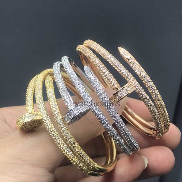 Brattatore di lusso di alta qualità Carter 2024 Brand Designer Jewelry Bracciale alla moda all'ingrosso Bracciale 18K in acciaio inossidabile Plavuto oro con borchie in oro.