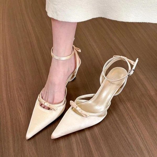 Отсуть обувь женщин бренд бахновой дизайн тонкие каблуки насосы цветочные сандалии высокие каблуки для женщины Скаль