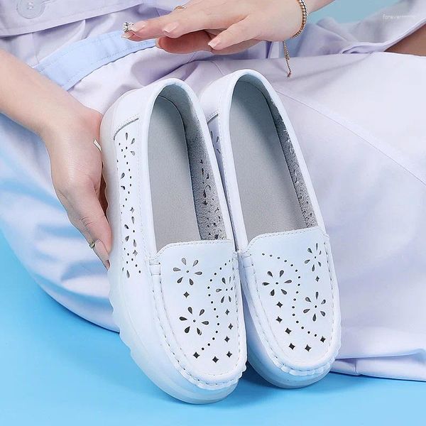 Lässige Schuhe Frauen Sommer weicher Sohle atmungsaktiv dicker weißer Schönheitssalon Arbeit