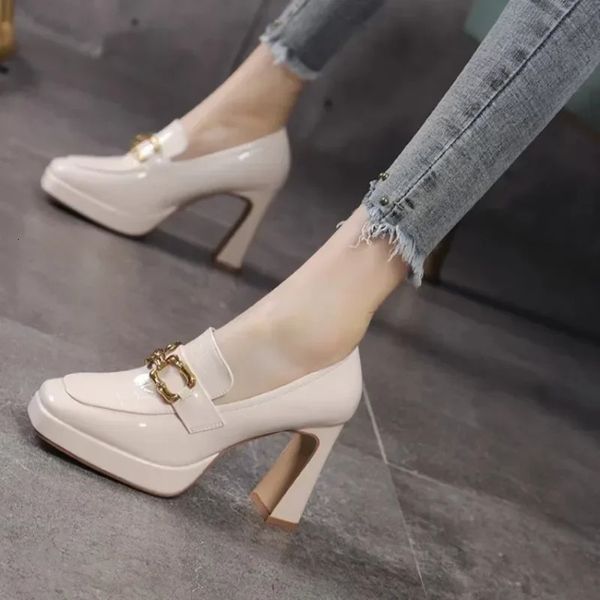 Fashion Fashion High Heels Autunno Women Y Platform Pompe in stile British Slip on Square Office Lady Work Scarpe 240417