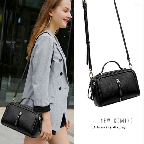 Bag Woman's 2024 Sullo singolo Small Square Square Contrattata Pura Black Fashion Cross-Body Borse per donna