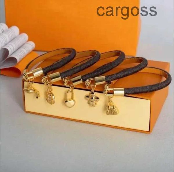 Charme Bracelet Leather Fashion Lock Classic Jewelry Designer Flat Brown Brand Metal para homens e mulheres amantes Presente ET8M LW3H