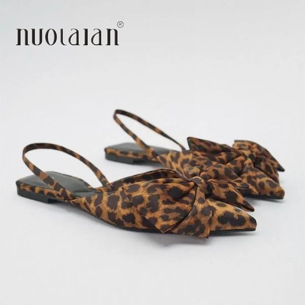 Donne estive puntate scarpe da sandali piatti senza tacchi con stampa leopardo donne marca casual slingback woman piatti bassi 240412