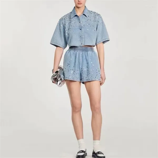 Arbeitskleider 2024 Sommer-Frauen mit einem einzigen Breastheavy-Perlen-Perlen-Kurzärmel-Denim-Hemd hochwertiger elastischer Diamant-Shorts Anzug