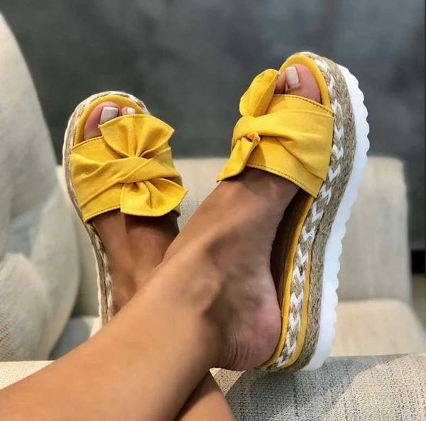 Slippers de tamanho grande Butterfly-Knot Low Shoes Woman 2023 House Plataforma de xisto Pantofle feminino em um SABOT SUBOT VERMELHO SLI H240423