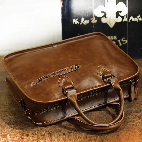 Xiao.p Crazy Horse PU PU Surquata Bolsa Men vintage 13 polegadas Bordas de laptop Backpack Moda Brown Messenger Bag Man 240418