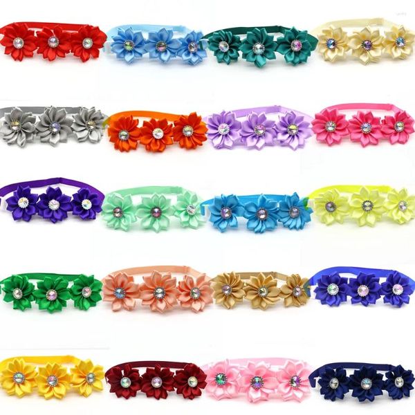 Abbigliamento per cani 20 pezzi Accessori cuccioli per cagnolini per cani a prua per gatti Collar Bellissima fiocchi di fiori per le forniture per animali domestici.