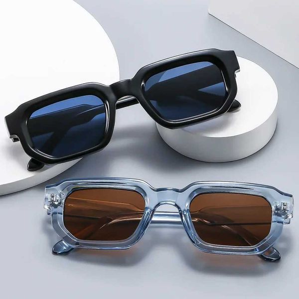 Sonnenbrille 2023 quadratische Hochwertige Luxus -Sonnenbrille Retro kleine Rahmen Mode Gläser Damen Sonnenschatten Regenschirm UV400 Gafas de Sol Metal Hinge J240423