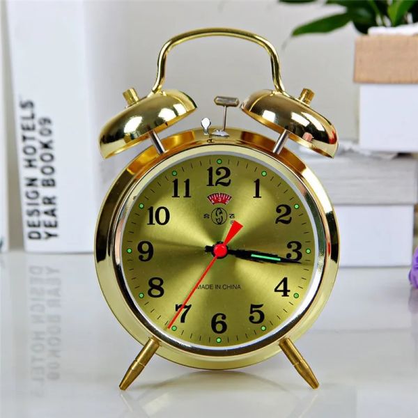 Orologi Retro Nostalgic Metal Movement Alarm Clock Creative Super Loud Horseshoe Orologio meccanico Avvolgimento vecchio stile