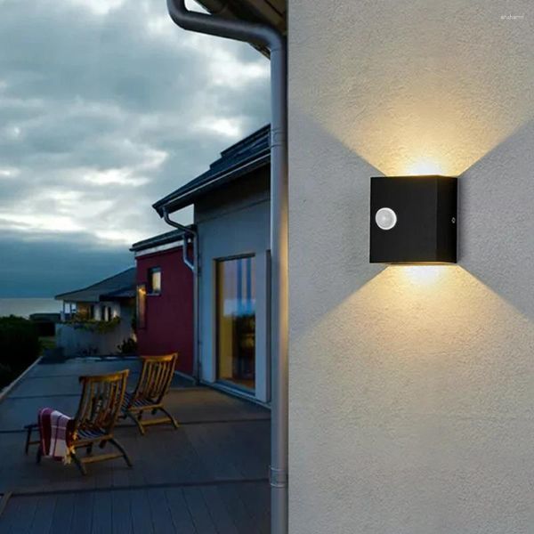 Lâmpada de parede Luzes LED modernos Sensor de movimento PIR para o pátio de corredor interno ao ar livre