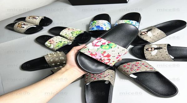 En kaliteli büyük kırmızı botlar tasarımcılar terlik sandalet yaz plajı moda lüks deri bayan terlik ayakkabı spor ayakkabı kadınlar erkekler çift toka slaytlar büyük7690175