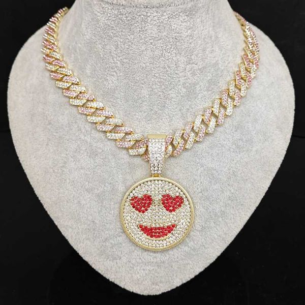 Neues farbiges Full Diamant lächelndes Gesicht rotes Herz Auge Halskette Hip-Hop Mode vielseitiger Pullover Kette großer Anhänger