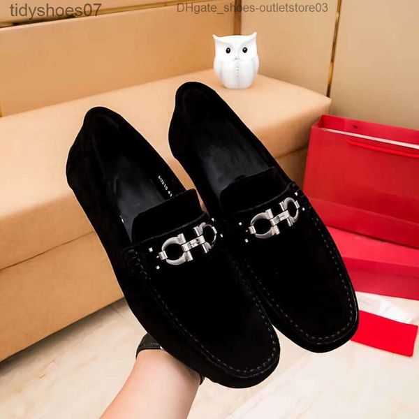 Herrenschuhe Feragamo Casual Lederschuhe Business Lederbohnenschuhe High-End-vielseitige Slipper Metall Schnalle Slip-on-Schuhschuhe für Männer N0QQ 6HWM