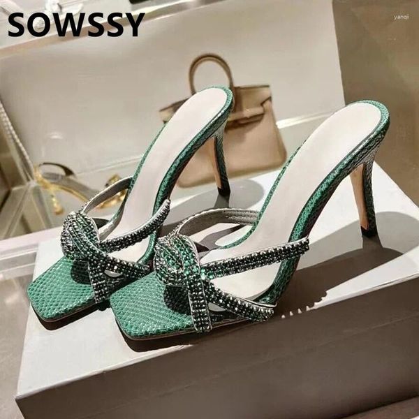 Pantofole Summer Square Square High Heel Crystal Women Women Luxury Rhinestone Sandals Straccia Sandali Sexy Party Dress Scarpe 2024