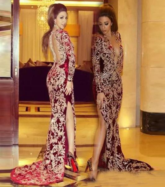 Sexy Libanon High Split Evening Dresses Burgundy sirena che immerse a V Neck Lace Applique a maniche lunghe di celebrità araba Prom del partito GO2519955