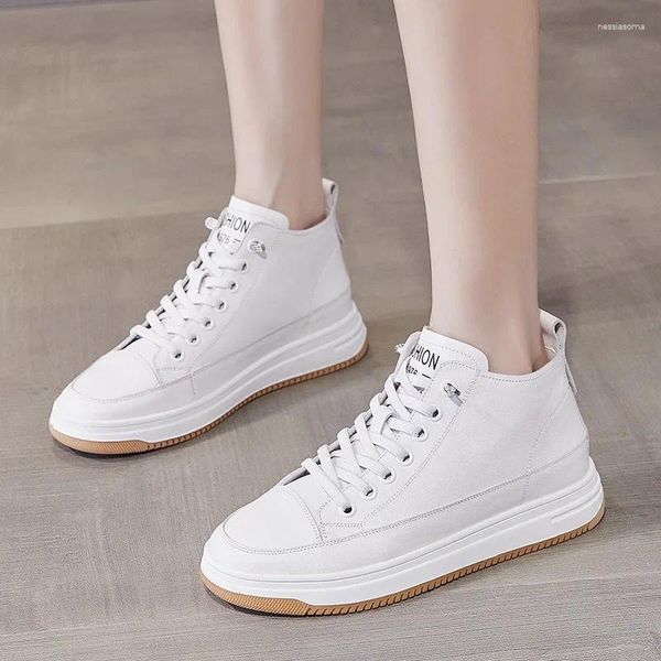 Повседневная обувь Элегантная женщина белая высокая топ -кроссовки простая плоская женская весна ежедневно 2024
