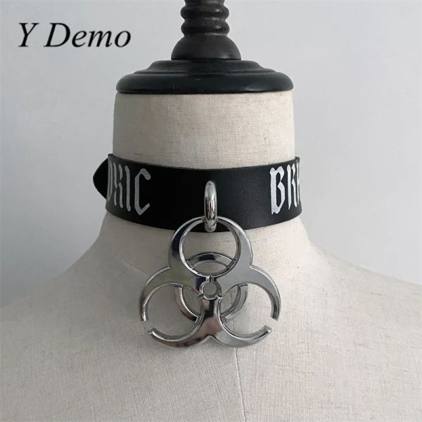 Colares y Demo Gothic Letter Imprimir pingente de resíduos médicos Pingente de gargantilha ajustável Colar Casual Punk Neck Acessório