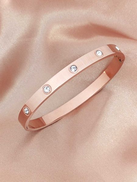 Designer vielseitig ohne verblassende Mode Carter Titanium Stahl Volles Diamantarmband für Frauen mit minimalem Öffnen und rotem Stil