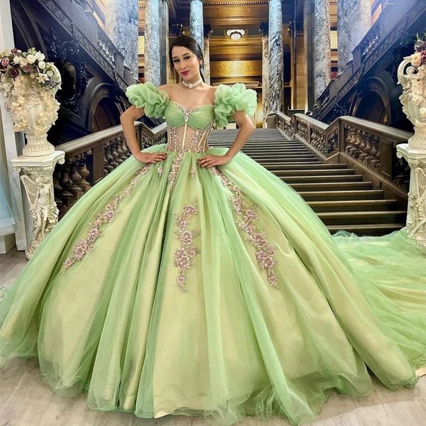 Lüks uzun tren prenses quinceanera elbiseler puf kısa kollu omuz kapalı tatlım maskeli balo elbisesi açık yeşil tatlı 16 elbise doğum günü partisi balo giyim
